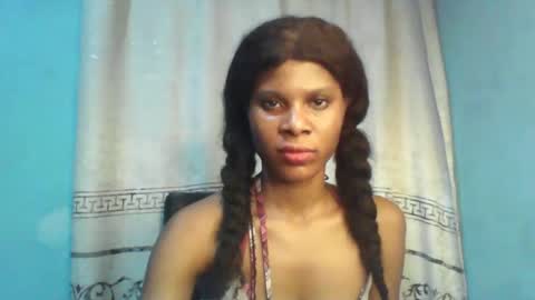 Snapshot of luckymadequeen chatting on January 2025 06:27:02 AM Gloria online show from January 2025 06:27:02 AM