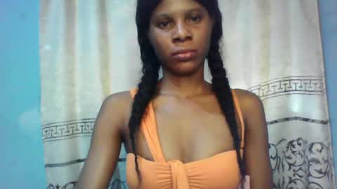 Snapshot of luckymadequeen chatting on January 2025 09:33:02 AM Gloria online show from January 2025 09:33:02 AM