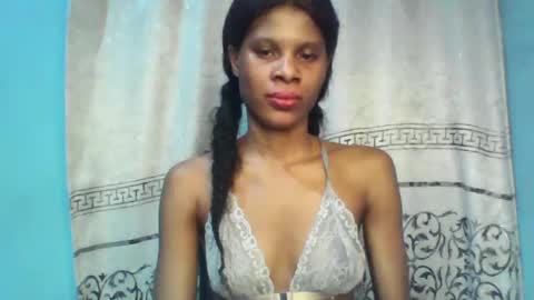 Snapshot of luckymadequeen chatting on February 2025 10:30:01 PM Gloria online show from February 2025 10:30:01 PM