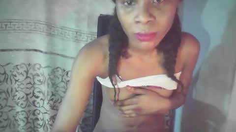 Snapshot of luckymadequeen chatting on September 2025 07:10:02 AM Gloria online show from September 2025 07:10:02 AM