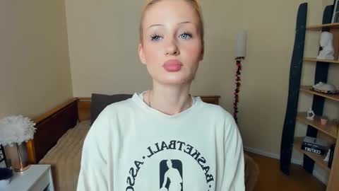 Snapshot of luckyy_tickets_ chatting on March 2026 07:54:02 AM Alice online show from March 2026 07:54:02 AM