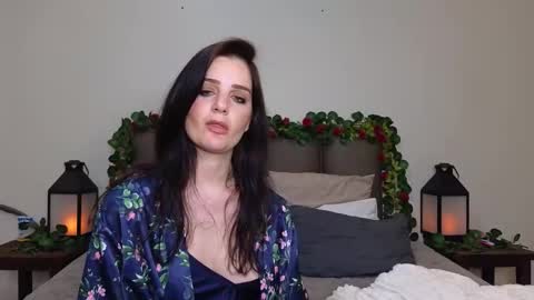 Lucy online show from November 2025 09:31:01 PM