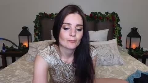 Lucy online show from November 2025 10:13:02 PM