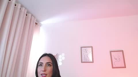 Snapshot of lucy_be chatting on December 2025 09:11:02 PM Lucia online show from December 2025 09:11:02 PM