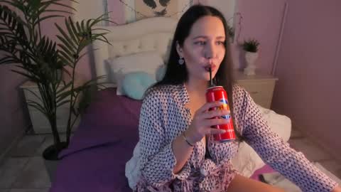 Snapshot of lucy_boobsy chatting on February 2025 08:42:02 PM Laura online show from February 2025 08:42:02 PM