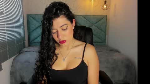 Lucy Greys online show from November 2025 11:56:02 AM