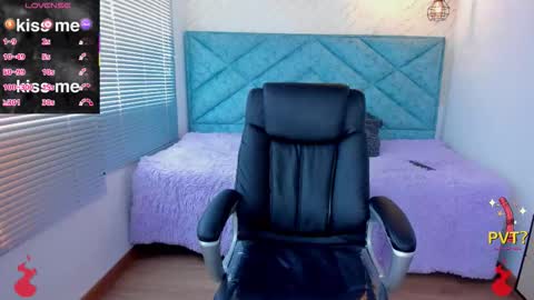 Snapshot of lucy_greys_ chatting on January 2026 12:32:02 PM Lucy Greys online show from January 2026 12:32:02 PM