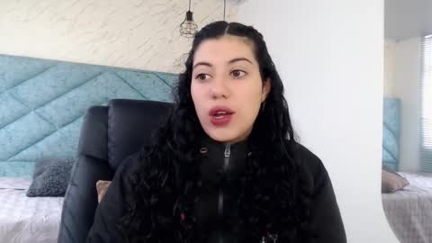 Snapshot of lucy_greys_ chatting on February 2026 01:18:01 PM Lucy Greys online show from February 2026 01:18:01 PM