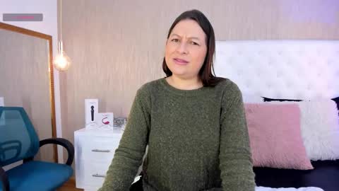 Lucy online show from November 2025 01:10:01 PM