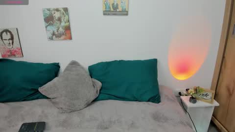 Lucy online show from January 2025 07:05:01 PM