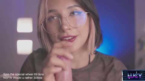 Lucy Alien  online show from March 2025 11:47:02 PM