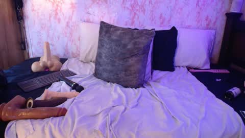 Lucyana Silva online show from September 2025 05:07:02 PM