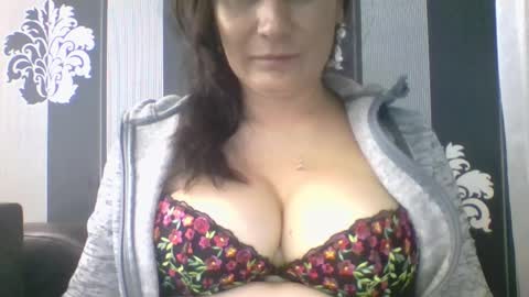 Snapshot of lucyhot6 chatting on September 2025 09:32:02 AM lucybylucy online show from September 2025 09:32:02 AM