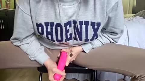 Snapshot of lucyloveslookers78240 chatting on February 2025 04:07:01 PM Lucy Loves Lookers online show from February 2025 04:07:01 PM