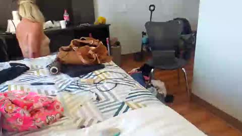 Snapshot of lucyloveslookers78240 chatting on September 2025 04:30:01 PM Lucy Loves Lookers online show from September 2025 04:30:01 PM