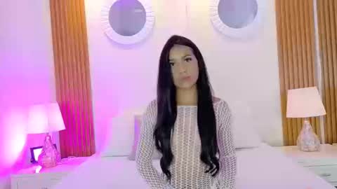 Snapshot of lucyowenss chatting on October 2025 03:57:02 PM LucyOwenss online show from October 2025 03:57:02 PM