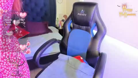 Snapshot of lucypetit chatting on October 2025 01:29:01 PM Lucy Petit online show from October 2025 01:29:01 PM