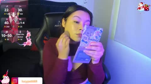 Snapshot of lucypetit chatting on November 2025 12:31:02 PM Lucy Petit online show from November 2025 12:31:02 PM