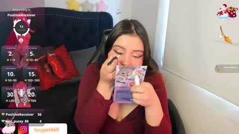 Snapshot of lucypetit chatting on November 2025 02:51:01 PM Lucy Petit online show from November 2025 02:51:01 PM