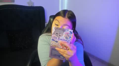 Snapshot of lucypetit chatting on December 2025 12:54:01 PM Lucy Petit online show from December 2025 12:54:01 PM