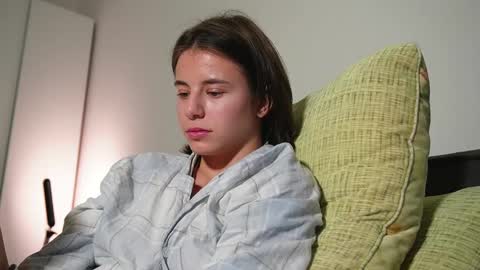 Snapshot of lucyrait chatting on December 2024 03:08:01 PM Lucy online show from December 2024 03:08:01 PM