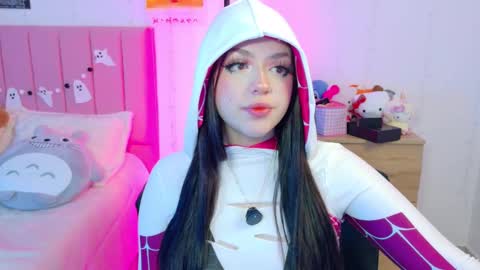 Snapshot of lucyy_peach chatting on October 2025 03:21:02 AM LUCYY FROM HOME  online show from October 2025 03:21:02 AM