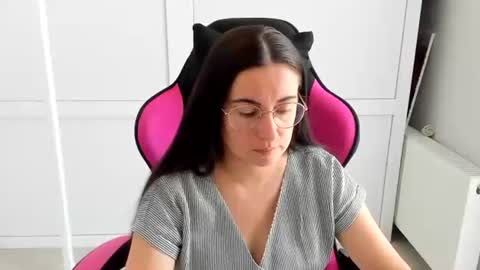 Snapshot of lucyycharm chatting on June 2026 06:29:02 AM Lucy online show from June 2026 06:29:02 AM