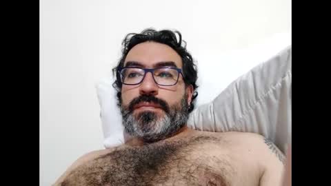 Snapshot of luis2988z chatting on January 2026 10:35:01 PM Hairyman online show from January 2026 10:35:01 PM