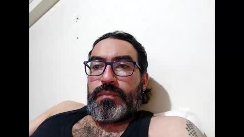 Snapshot of luis2988z chatting on January 2026 03:20:01 AM Hairyman online show from January 2026 03:20:01 AM