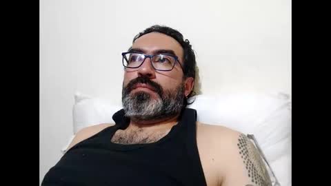 Snapshot of luis2988z chatting on January 2026 12:15:02 AM Hairyman online show from January 2026 12:15:02 AM