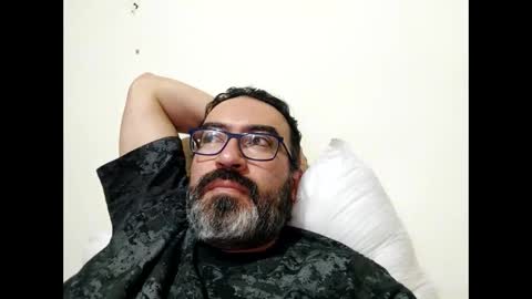 Snapshot of luis2988z chatting on January 2026 11:43:01 PM Hairyman online show from January 2026 11:43:01 PM