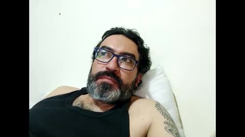 Snapshot of luis2988z chatting on January 2026 02:39:01 AM Hairyman online show from January 2026 02:39:01 AM