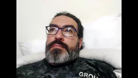 Snapshot of luis2988z chatting on January 2026 02:48:02 AM Hairyman online show from January 2026 02:48:02 AM