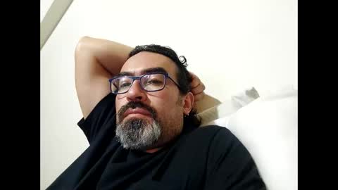 Snapshot of luis2988z chatting on February 2026 01:37:02 AM Hairyman online show from February 2026 01:37:02 AM