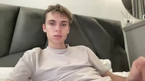 Snapshot of luis_7777 chatting on October 2025 01:58:01 PM Luis online show from October 2025 01:58:01 PM