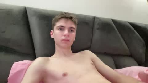 Snapshot of luis_7777 chatting on December 2025 07:03:02 AM Luis online show from December 2025 07:03:02 AM