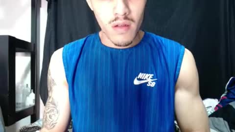 Snapshot of luis_as chatting on November 2025 01:15:02 AM Luis AS online show from November 2025 01:15:02 AM