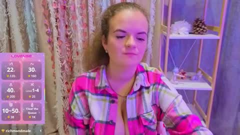 Snapshot of luisa_rosee chatting on October 2025 07:38:01 PM Luisa Rosee online show from October 2025 07:38:01 PM