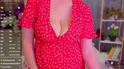 Snapshot of luisa_rosee chatting on May 2026 07:22:02 PM Luisa Rosee online show from May 2026 07:22:02 PM