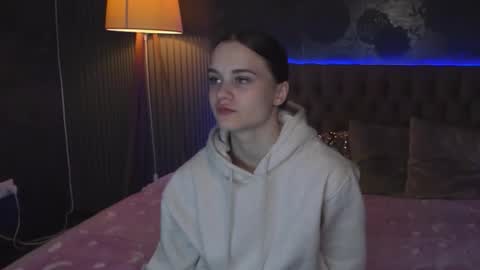 Snapshot of luisaclover chatting on November 2025 01:20:01 PM LuisaClover online show from November 2025 01:20:01 PM