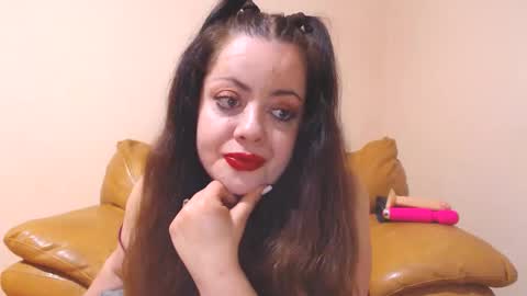 Cassie online show from November 2025 10:43:02 PM