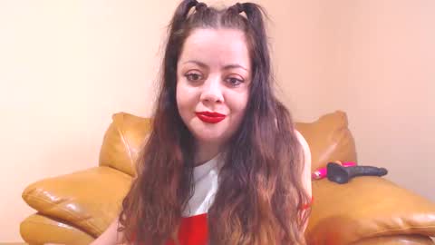 Cassie online show from November 2025 01:43:01 PM