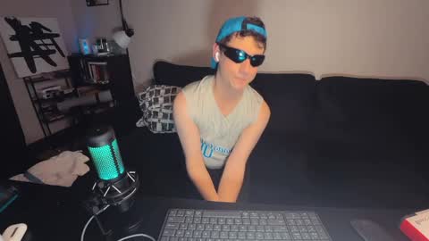 lukatripp online show from April 2026 06:56:02 PM