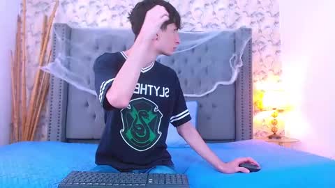 Snapshot of luke_carter chatting on November 2025 01:02:01 PM luke_carter online show from November 2025 01:02:01 PM