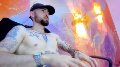 Snapshot of luke_davis01 chatting on February 2025 01:22:02 PM LUKE online show from February 2025 01:22:02 PM