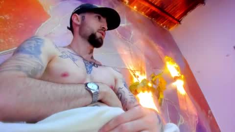 Snapshot of luke_davis01 chatting on February 2025 06:12:01 PM LUKE online show from February 2025 06:12:01 PM