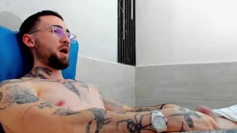 Snapshot of luke_davis01 chatting on February 2025 02:02:01 PM LUKE online show from February 2025 02:02:01 PM