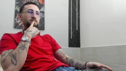 Snapshot of luke_davis01 chatting on February 2025 01:10:02 PM LUKE online show from February 2025 01:10:02 PM