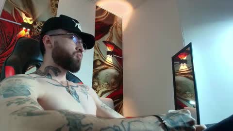 Snapshot of luke_davis01 chatting on September 2025 01:22:01 PM LUKE online show from September 2025 01:22:01 PM