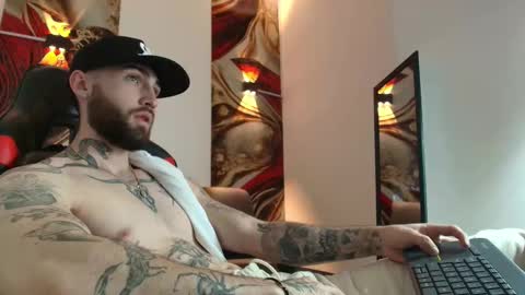 Snapshot of luke_davis01 chatting on September 2025 01:05:01 PM LUKE online show from September 2025 01:05:01 PM